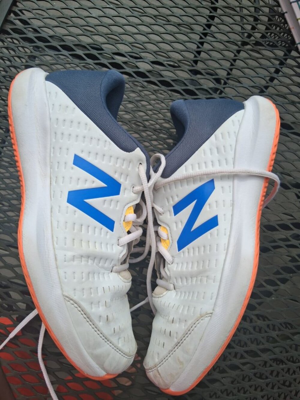 New Balance Men's Indoor Court Shoes White Blue Orange Size (US 9)